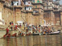 xC22b-7 bathing in Ganges